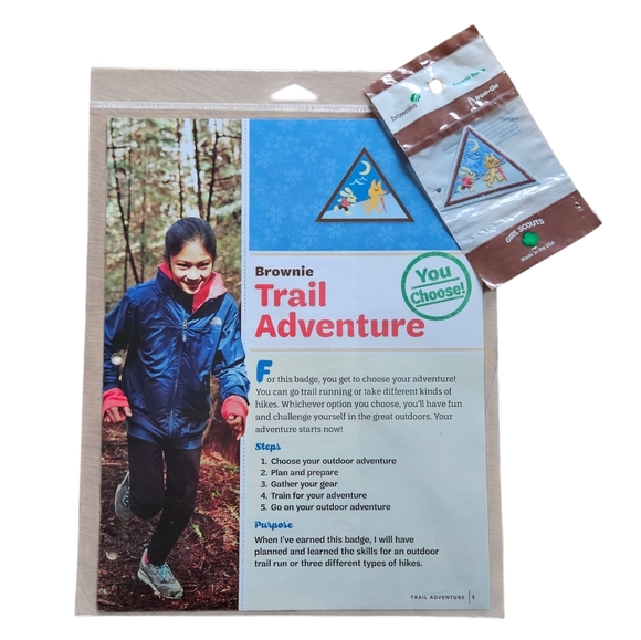 Brownie badge requirement booklet - badge included - Picture 1 of 4